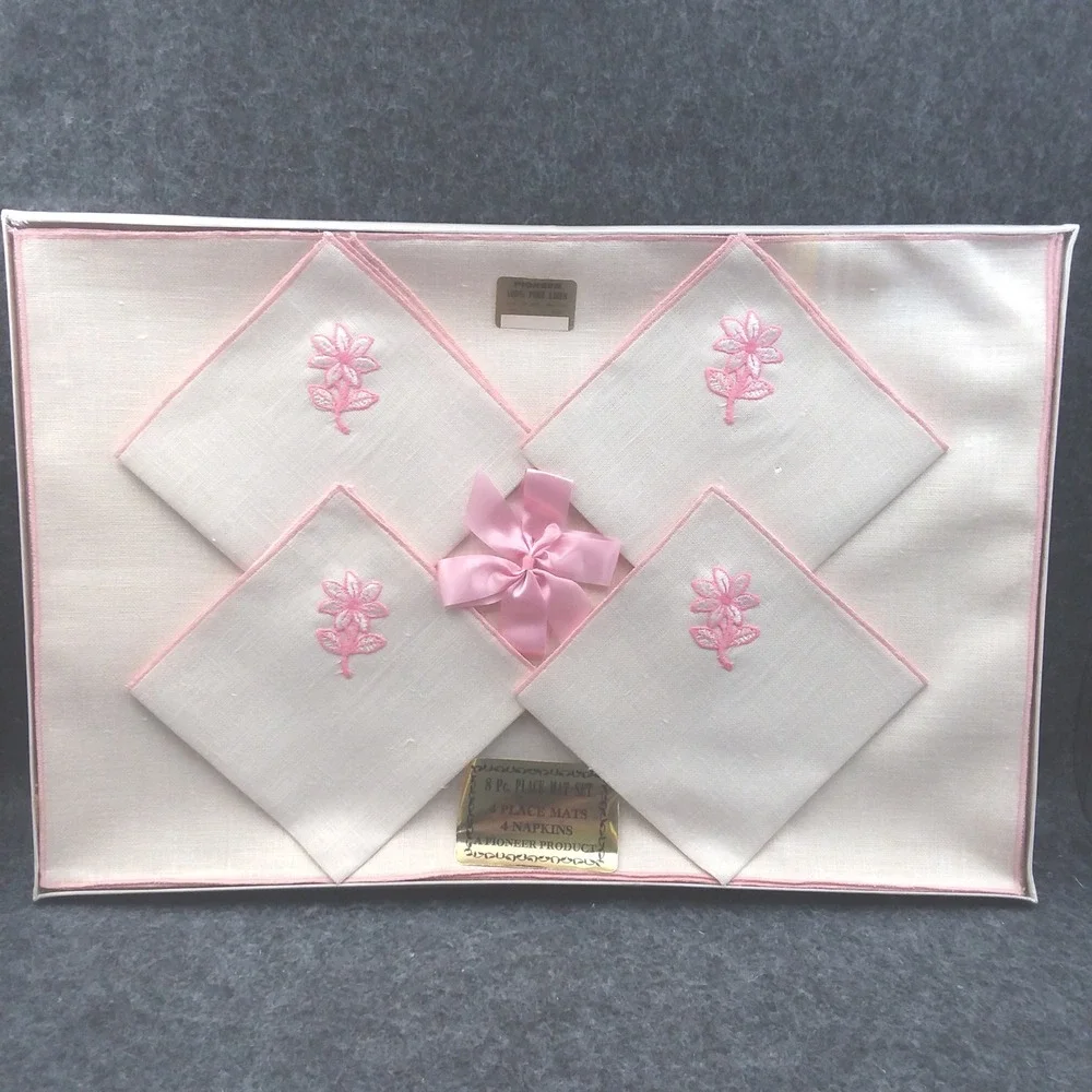 Vintage Pioneer Placemat Set 100% Linen Floral Embroidered Napkins 8‎ pc NOS